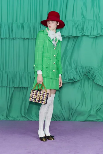 Look 75